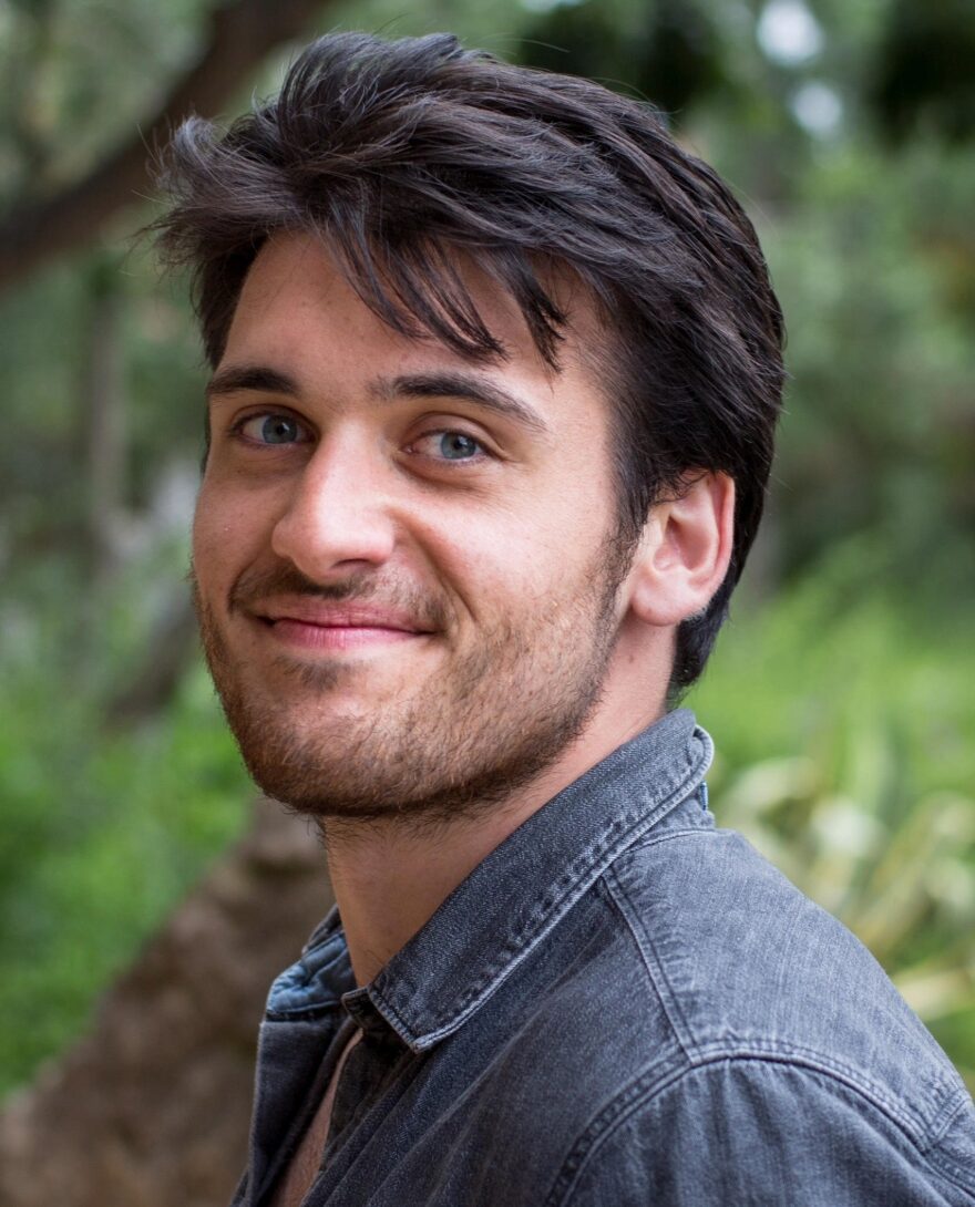 Alexandre Sève, chef opérateur et technicien image d’O3il Production, spécialiste de la lumière et de la prise de vue.